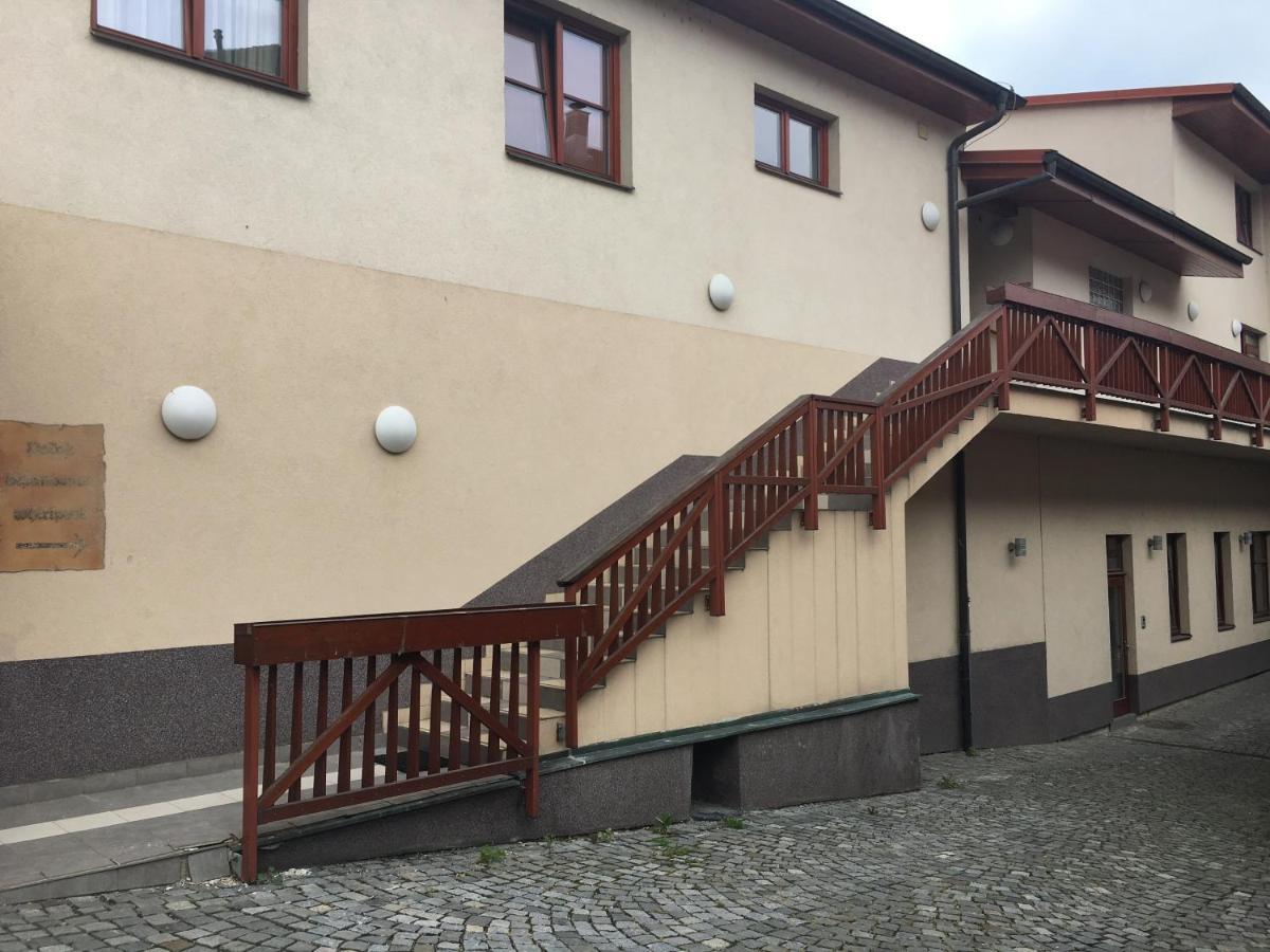 Kounicky Dvur Hotel Dolni Kounice Exterior photo