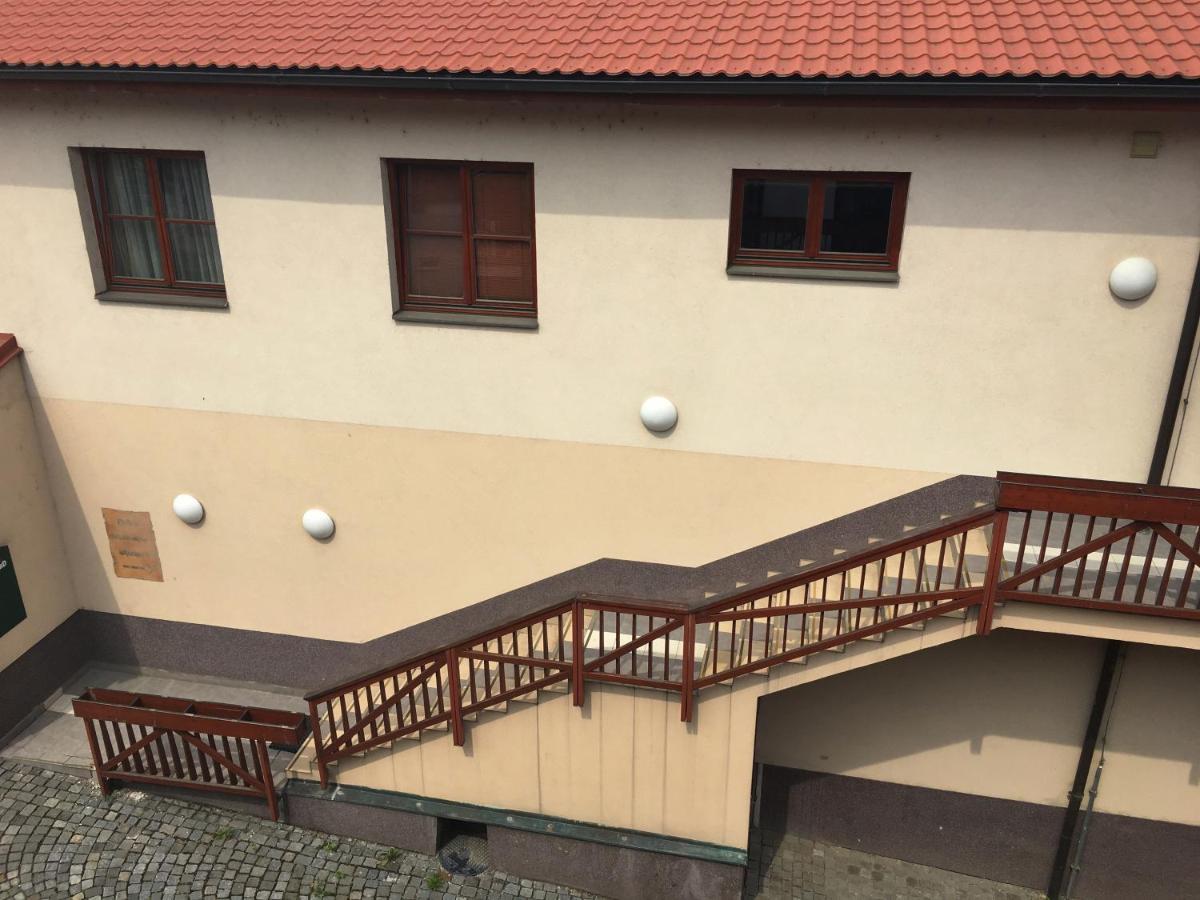 Kounicky Dvur Hotel Dolni Kounice Exterior photo