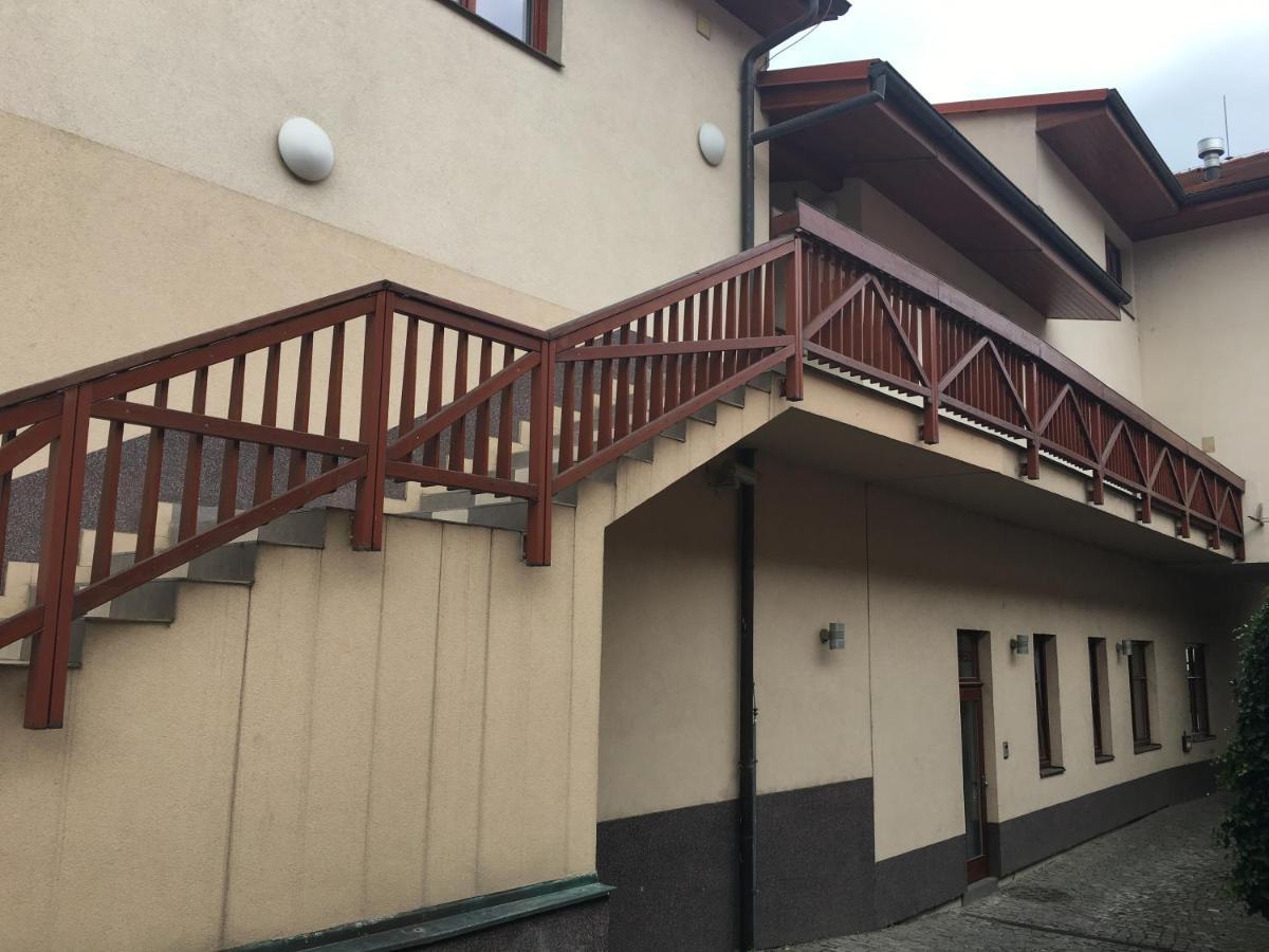 Kounicky Dvur Hotel Dolni Kounice Exterior photo