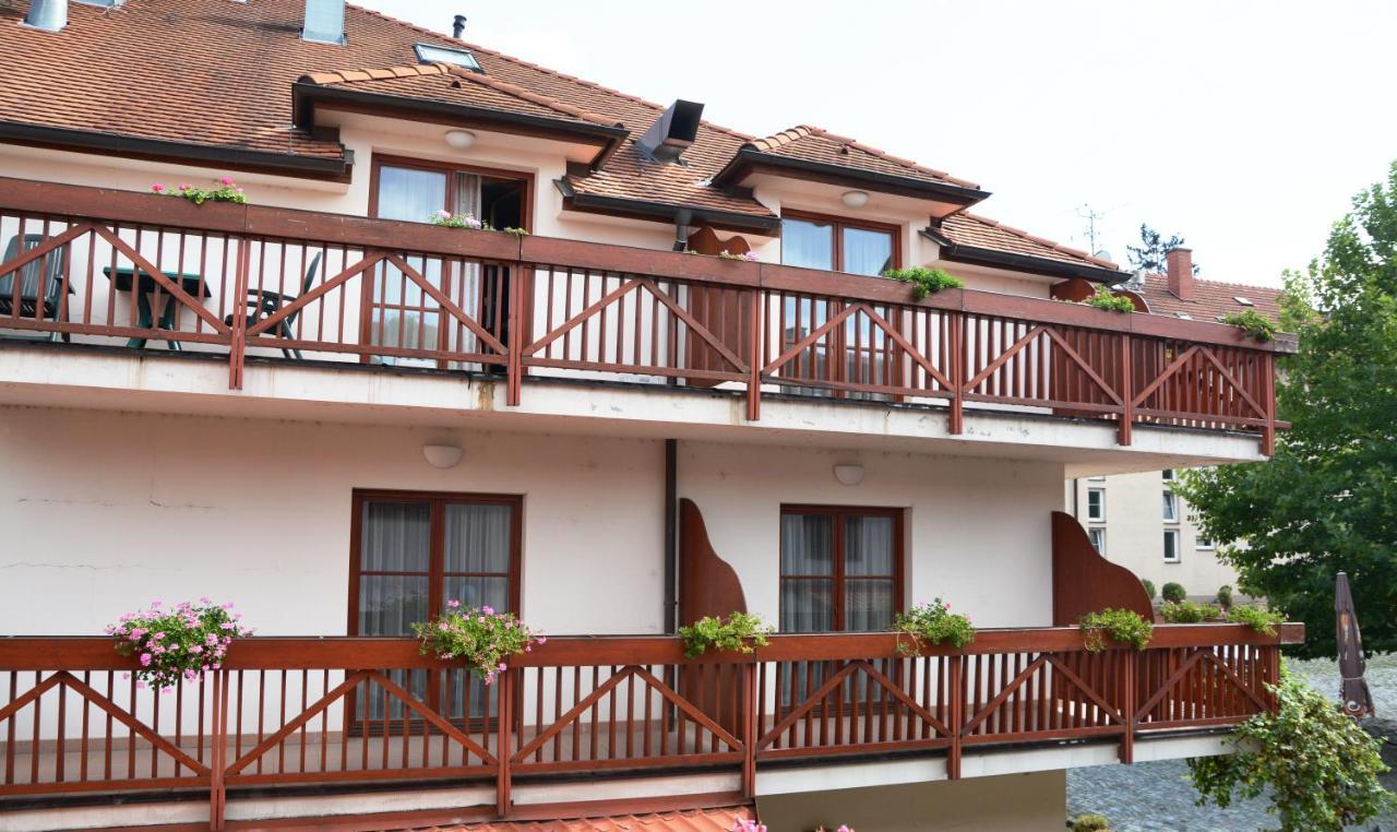 Kounicky Dvur Hotel Dolni Kounice Exterior photo