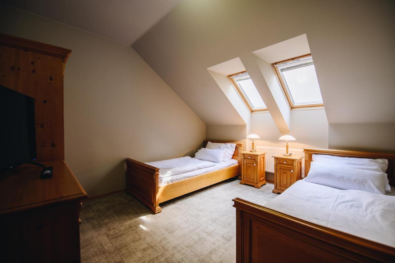 Kounicky Dvur Hotel Dolni Kounice Exterior photo