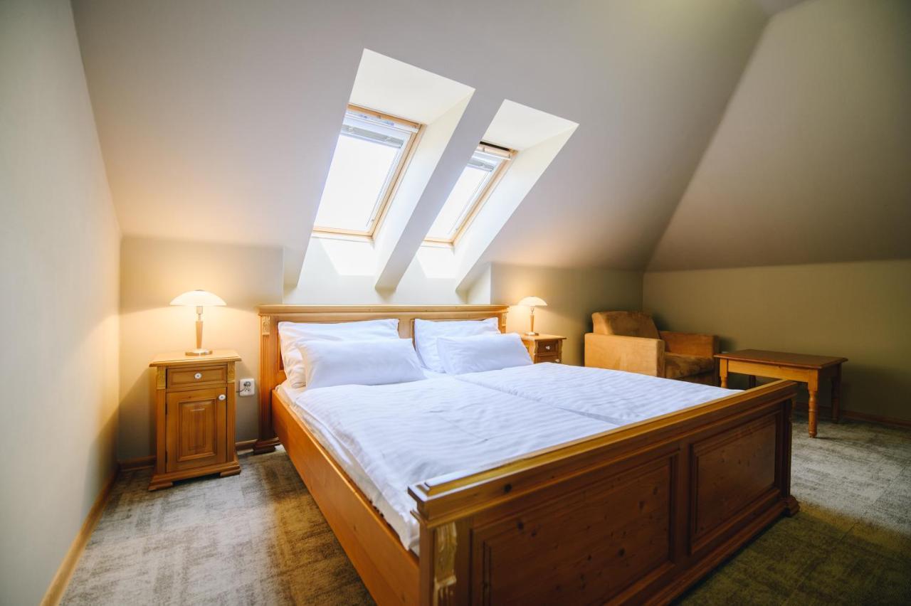 Kounicky Dvur Hotel Dolni Kounice Exterior photo