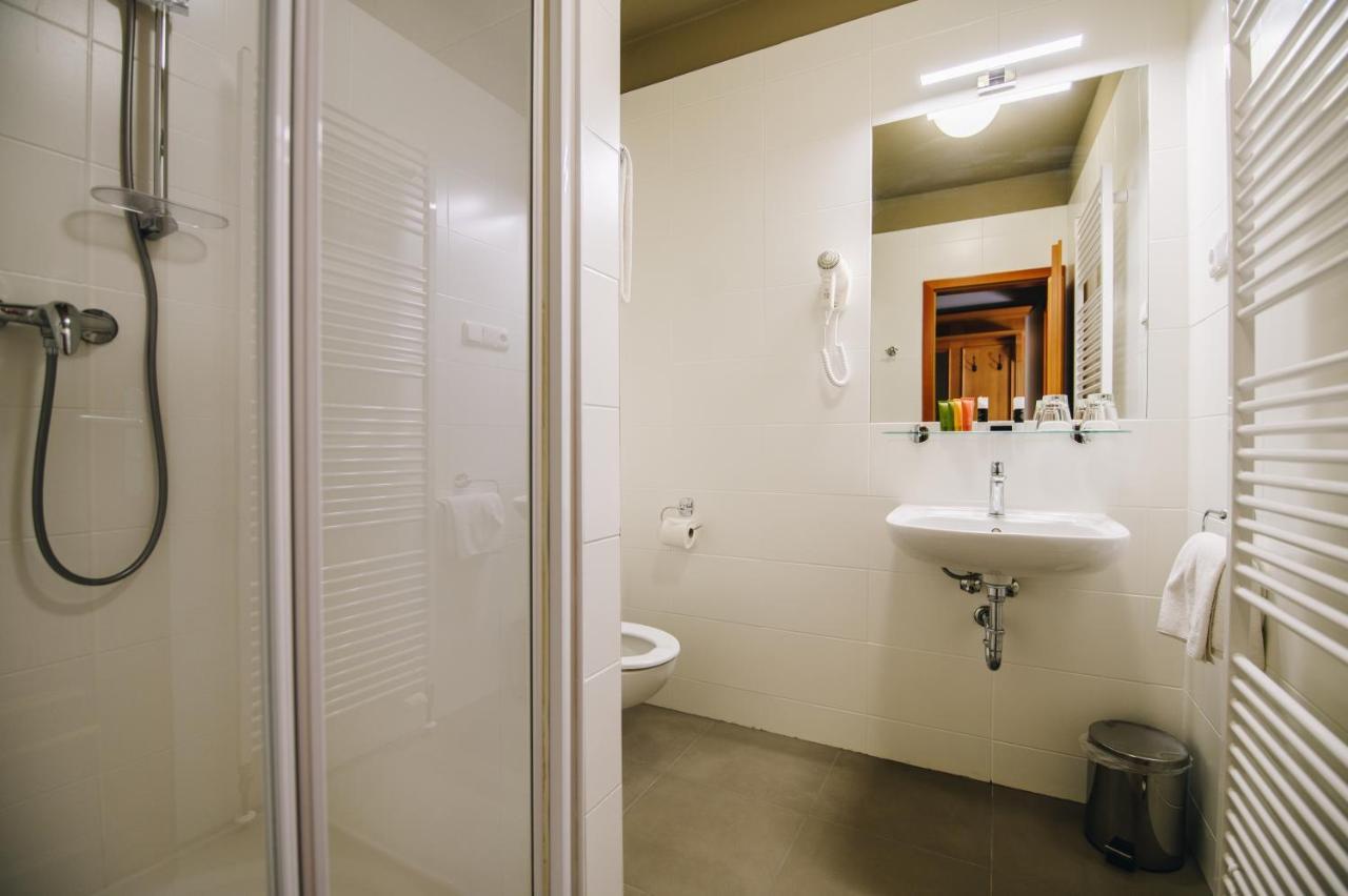 Kounicky Dvur Hotel Dolni Kounice Exterior photo