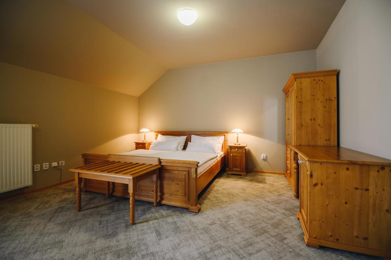 Kounicky Dvur Hotel Dolni Kounice Exterior photo